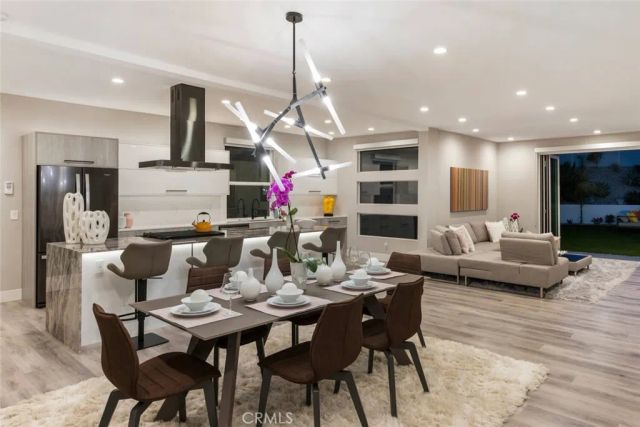 4731 Topanga Canyon Boulevard, Woodland Hills, CA 91364