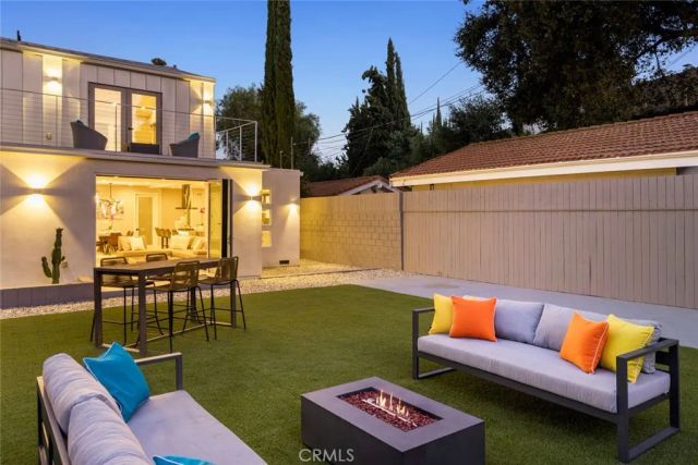 4731 Topanga Canyon Boulevard, Woodland Hills, CA 91364