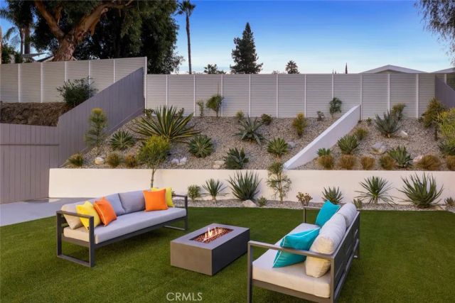 4731 Topanga Canyon Boulevard, Woodland Hills, CA 91364
