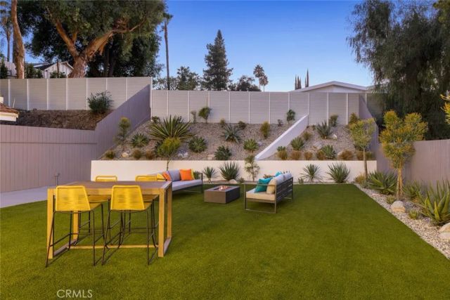 4731 Topanga Canyon Boulevard, Woodland Hills, CA 91364