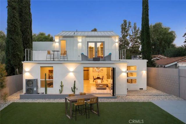 4731 Topanga Canyon Boulevard, Woodland Hills, CA 91364