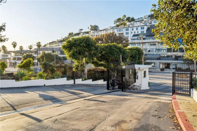 17350 W Sunset, Pacific Palisades, CA 90272