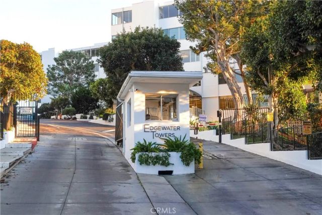 17350 W Sunset, Pacific Palisades, CA 90272