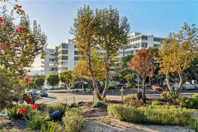 17350 W Sunset, Pacific Palisades, CA 90272