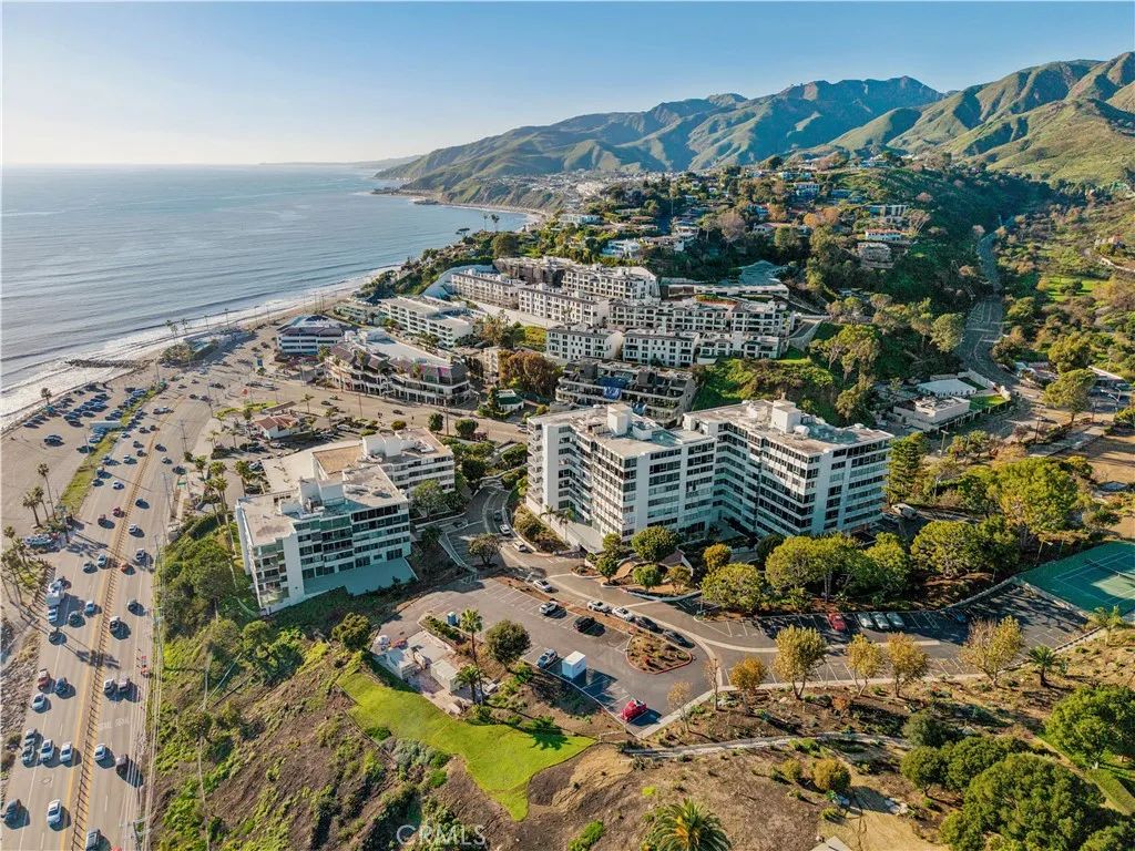 17350 W Sunset, Pacific Palisades, CA 90272