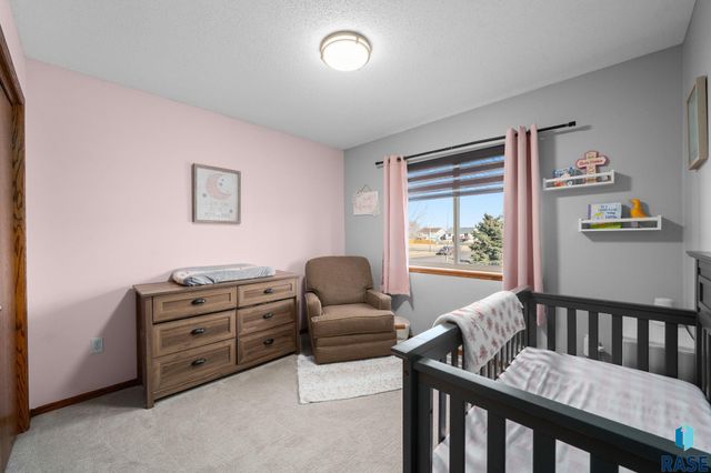 4600 S Grinnell Ave Avenue, Sioux Falls, SD 57106