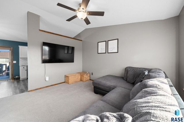 4600 S Grinnell Ave Avenue, Sioux Falls, SD 57106