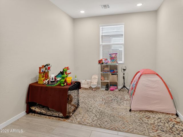 17381 W RUNNING DEER Trail, Surprise, AZ 85387