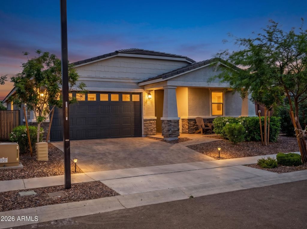 17381 W RUNNING DEER Trail, Surprise, AZ 85387