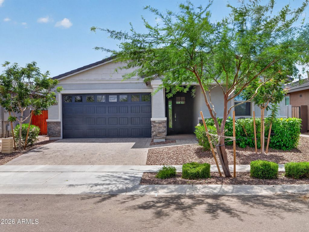 17381 W RUNNING DEER Trail, Surprise, AZ 85387 — photo 2