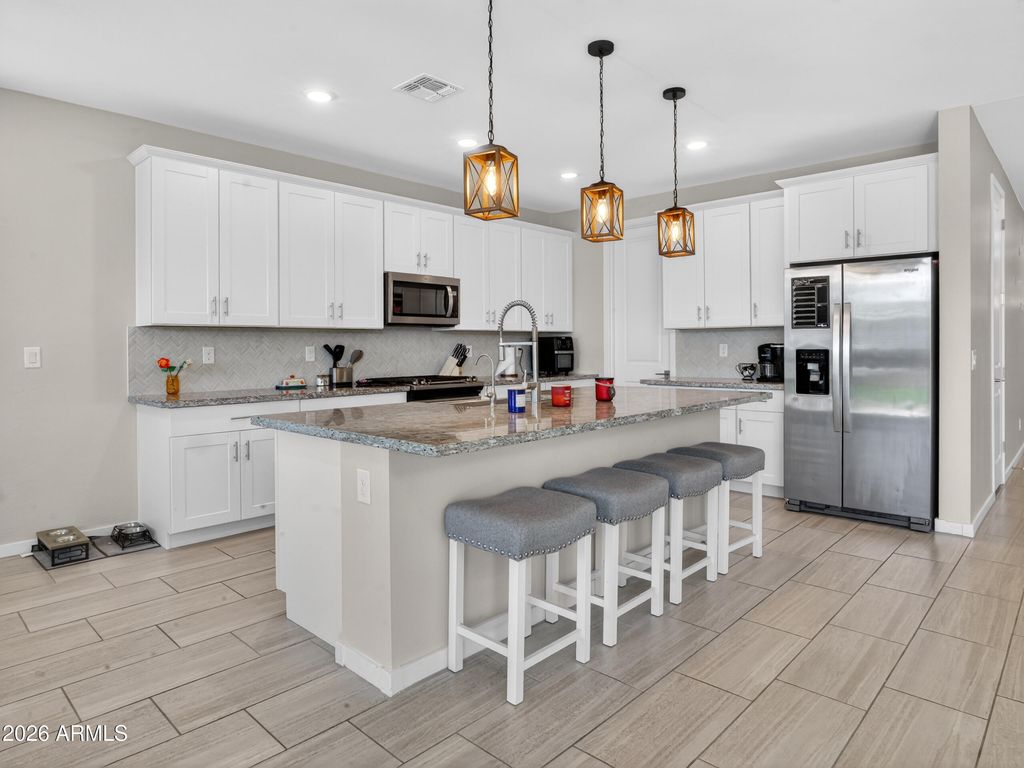 17381 W RUNNING DEER Trail, Surprise, AZ 85387 — photo 5