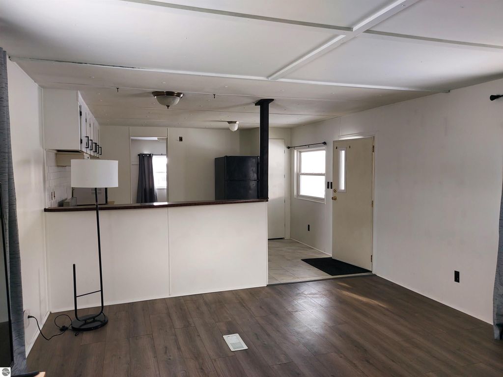 Image 12 of property listing at 860 Manor Lane, Traverse City, MI 49686