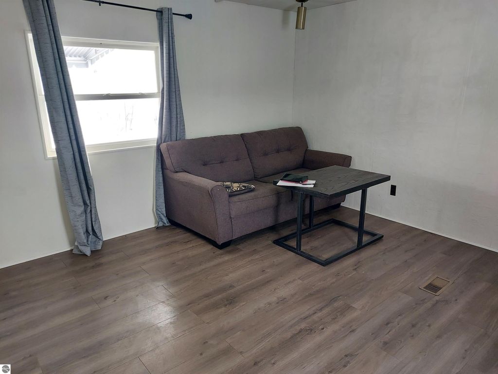 Image 13 of property listing at 860 Manor Lane, Traverse City, MI 49686