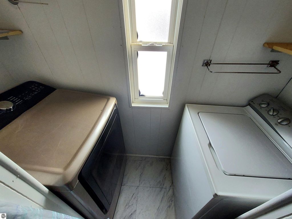 Image 17 of property listing at 860 Manor Lane, Traverse City, MI 49686