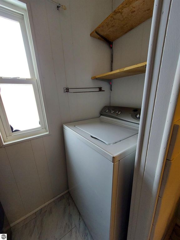 Image 19 of property listing at 860 Manor Lane, Traverse City, MI 49686