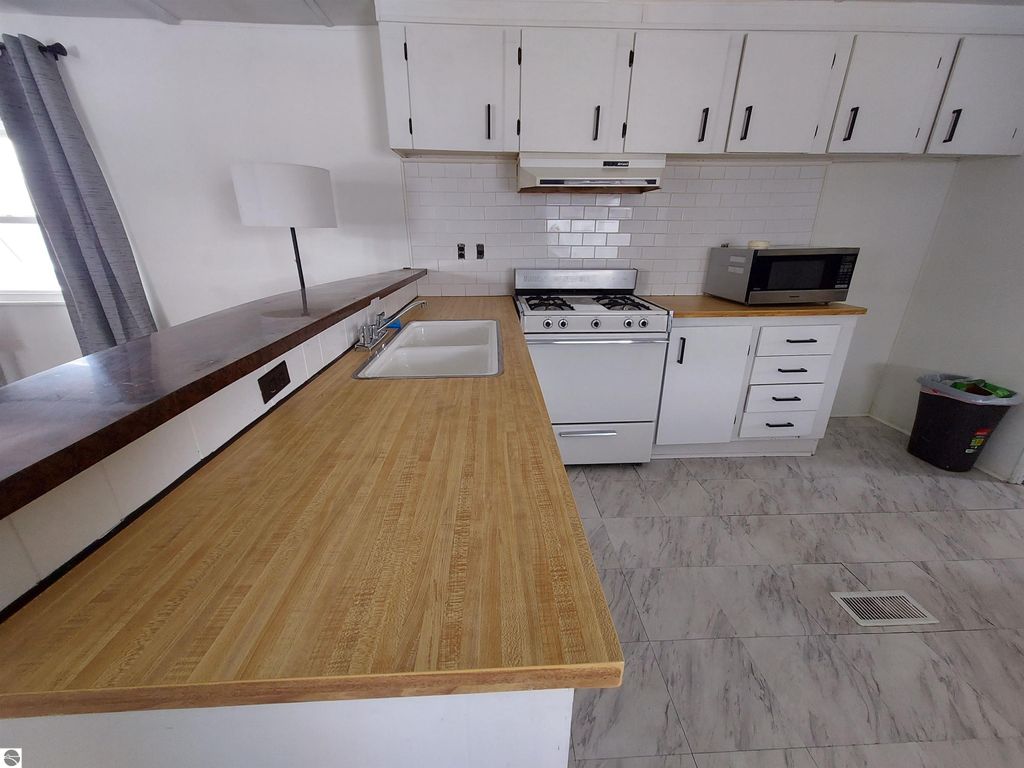 Image 24 of property listing at 860 Manor Lane, Traverse City, MI 49686