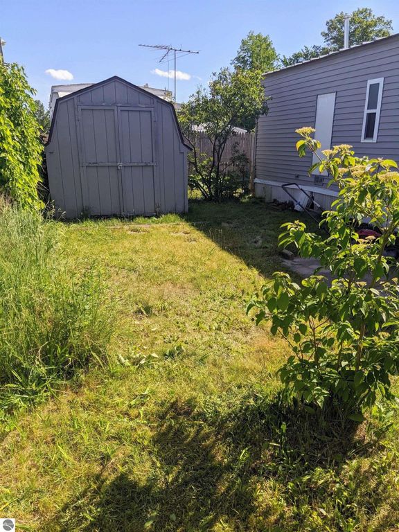 Image 27 of property listing at 860 Manor Lane, Traverse City, MI 49686