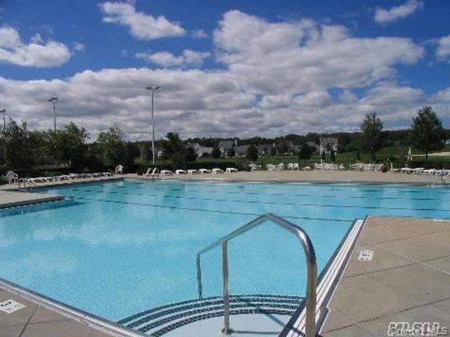 6 Julia Circle 6, Middle Island, NY 11953