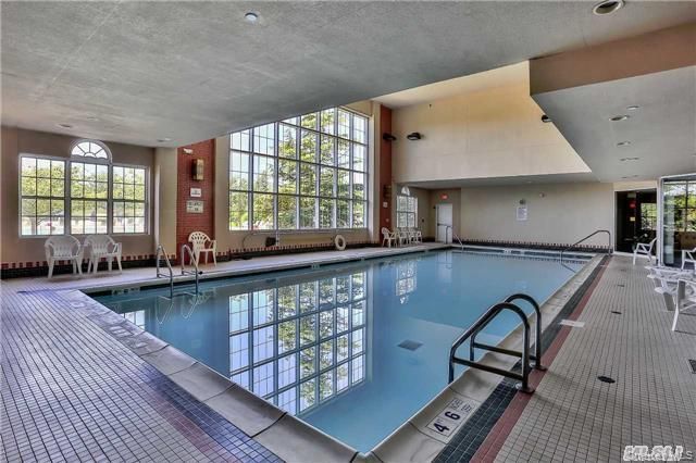 6 Julia Circle 6, Middle Island, NY 11953