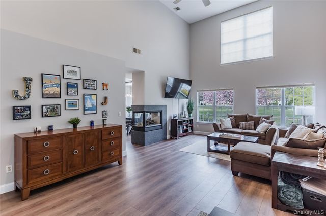 6 Julia Circle 6, Middle Island, NY 11953