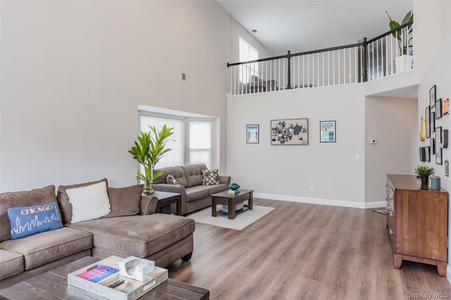 6 Julia Circle 6, Middle Island, NY 11953