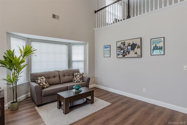 6 Julia Circle 6, Middle Island, NY 11953