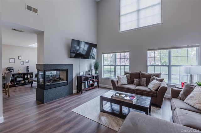 6 Julia Circle 6, Middle Island, NY 11953