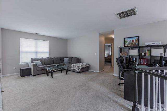 6 Julia Circle 6, Middle Island, NY 11953
