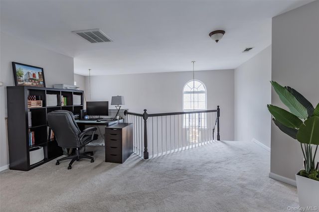 6 Julia Circle 6, Middle Island, NY 11953