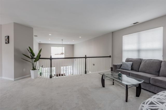 6 Julia Circle 6, Middle Island, NY 11953