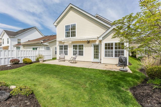 6 Julia Circle 6, Middle Island, NY 11953