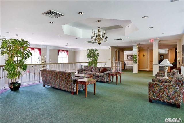 6 Julia Circle 6, Middle Island, NY 11953