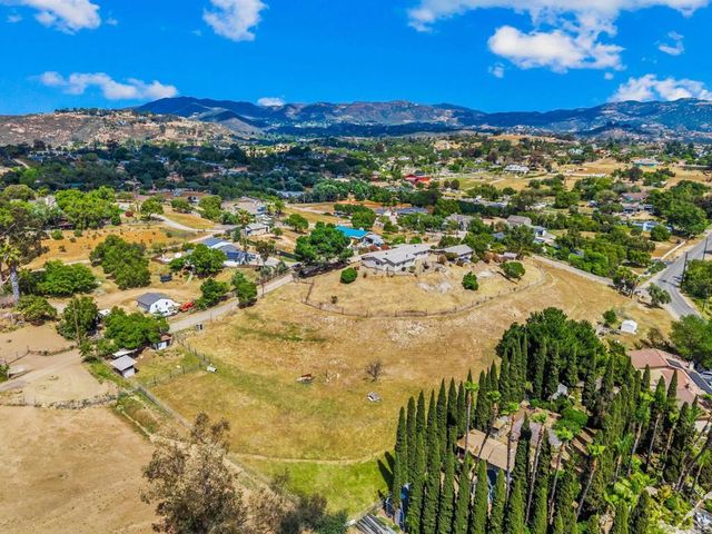 2816 Pioneer Way, Jamul, CA 91935
