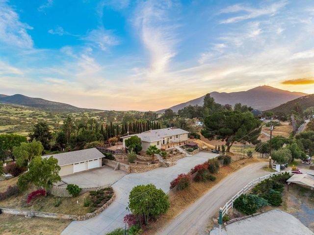2816 Pioneer Way, Jamul, CA 91935