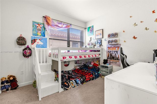 77 NE 37th Pl, Homestead, FL 33033