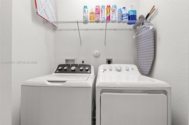 77 NE 37th Pl, Homestead, FL 33033