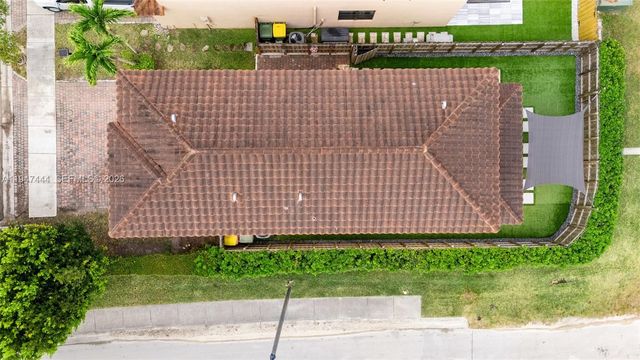 77 NE 37th Pl, Homestead, FL 33033