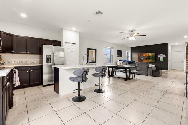 77 NE 37th Pl, Homestead, FL 33033