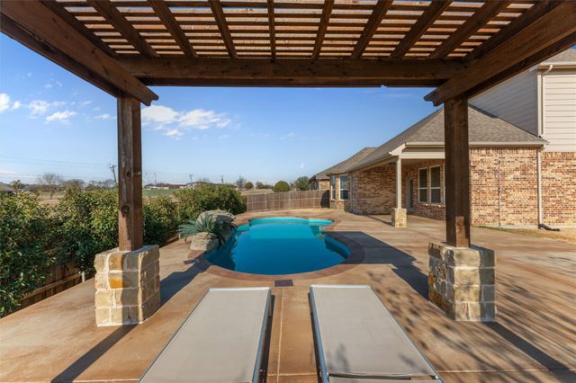 3412 Weyburn Drive, Mansfield, TX 76084