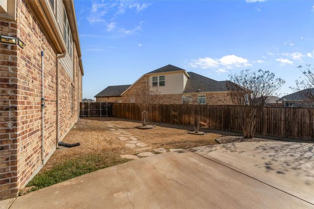 3412 Weyburn Drive, Mansfield, TX 76084