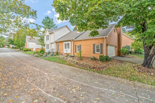 10027 Mccormick Place, Knoxville, TN 37923