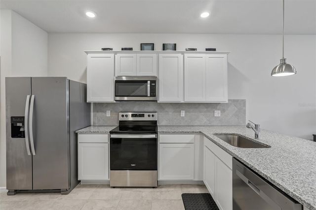 31337 AMBERVIEW BEND, Wesley Chapel, FL 33545