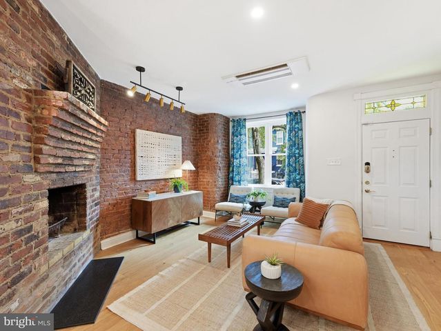 626 MORTON PL NE, Washington, DC 20002