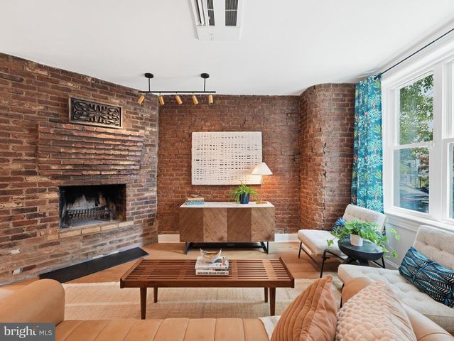 626 MORTON PL NE, Washington, DC 20002