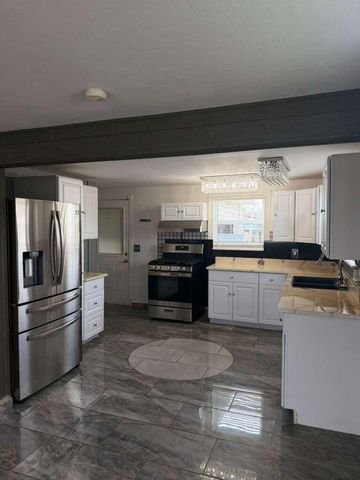 693 Maurine Drive, Columbus, OH 43228