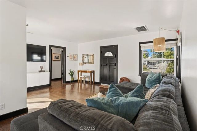 6636 Yarmouth, Reseda, CA 91335