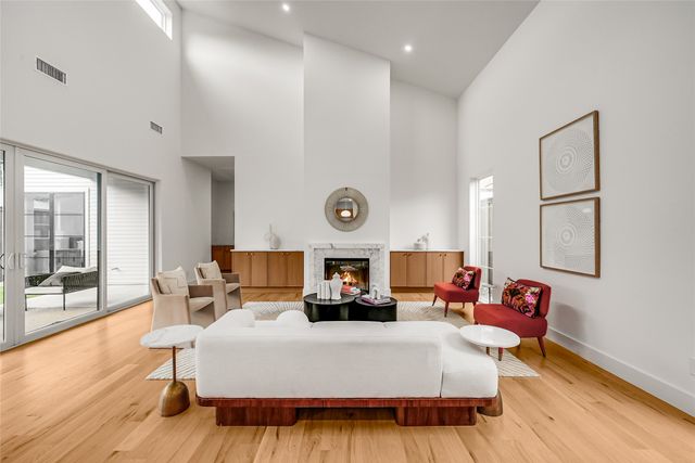 2410 N Prairie Avenue, Dallas, TX 75204