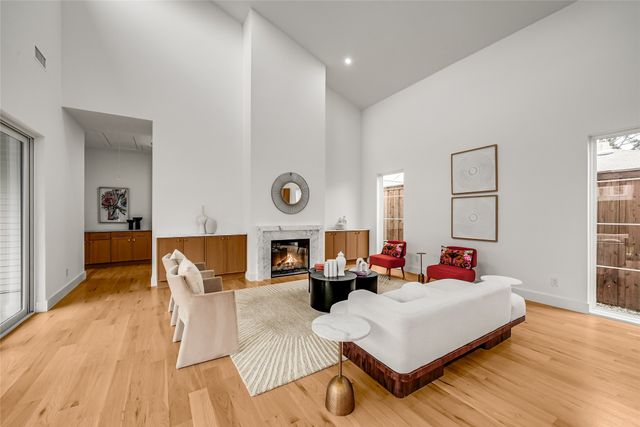 2410 N Prairie Avenue, Dallas, TX 75204