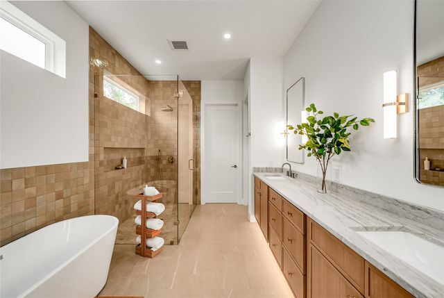 2410 N Prairie Avenue, Dallas, TX 75204