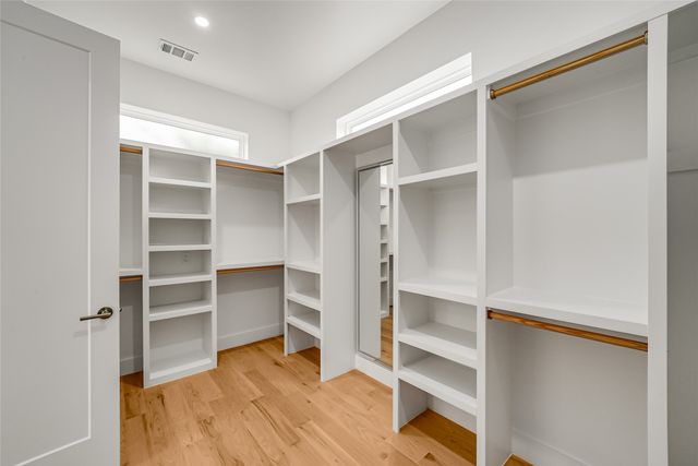 2410 N Prairie Avenue, Dallas, TX 75204
